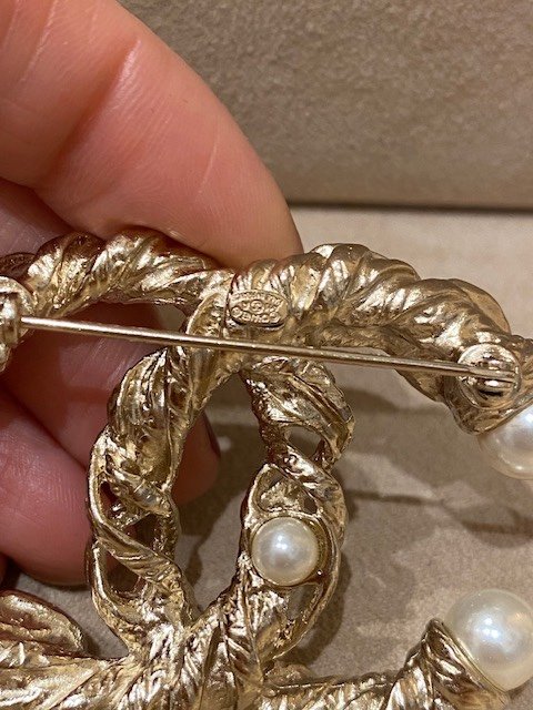 Chanel, Broche perles et cabochons, Métiers d'Art, Décembre 2010