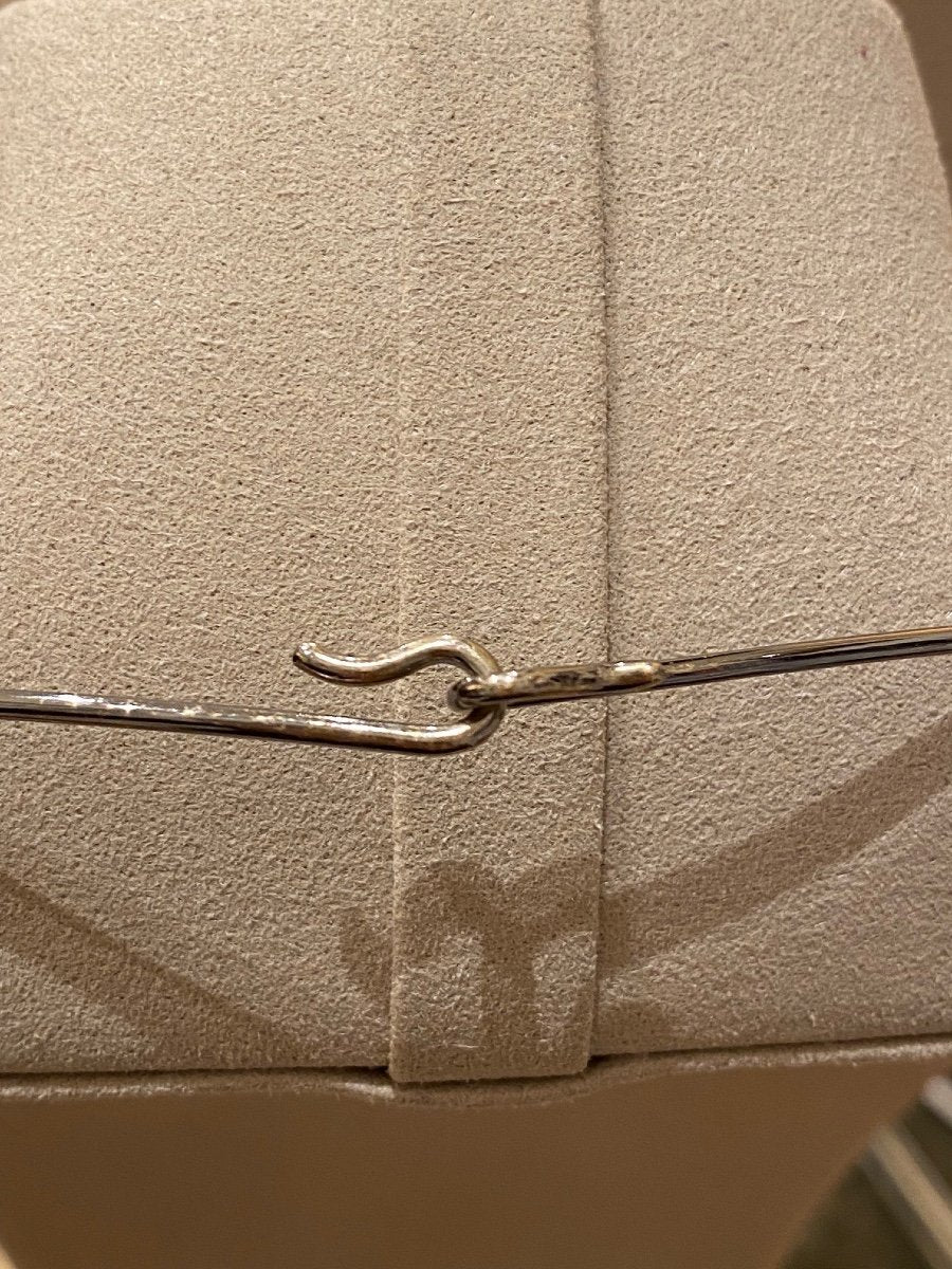 Pomellato, Collier Rigide Avec Croix En Or Pavée De Saphirs