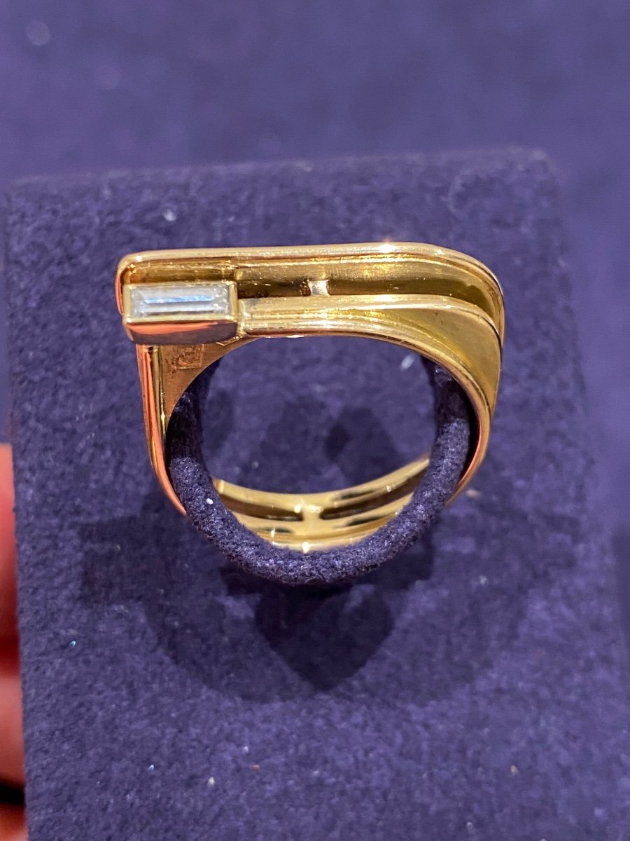 Janine Renard, Bague moderniste diamant baguette