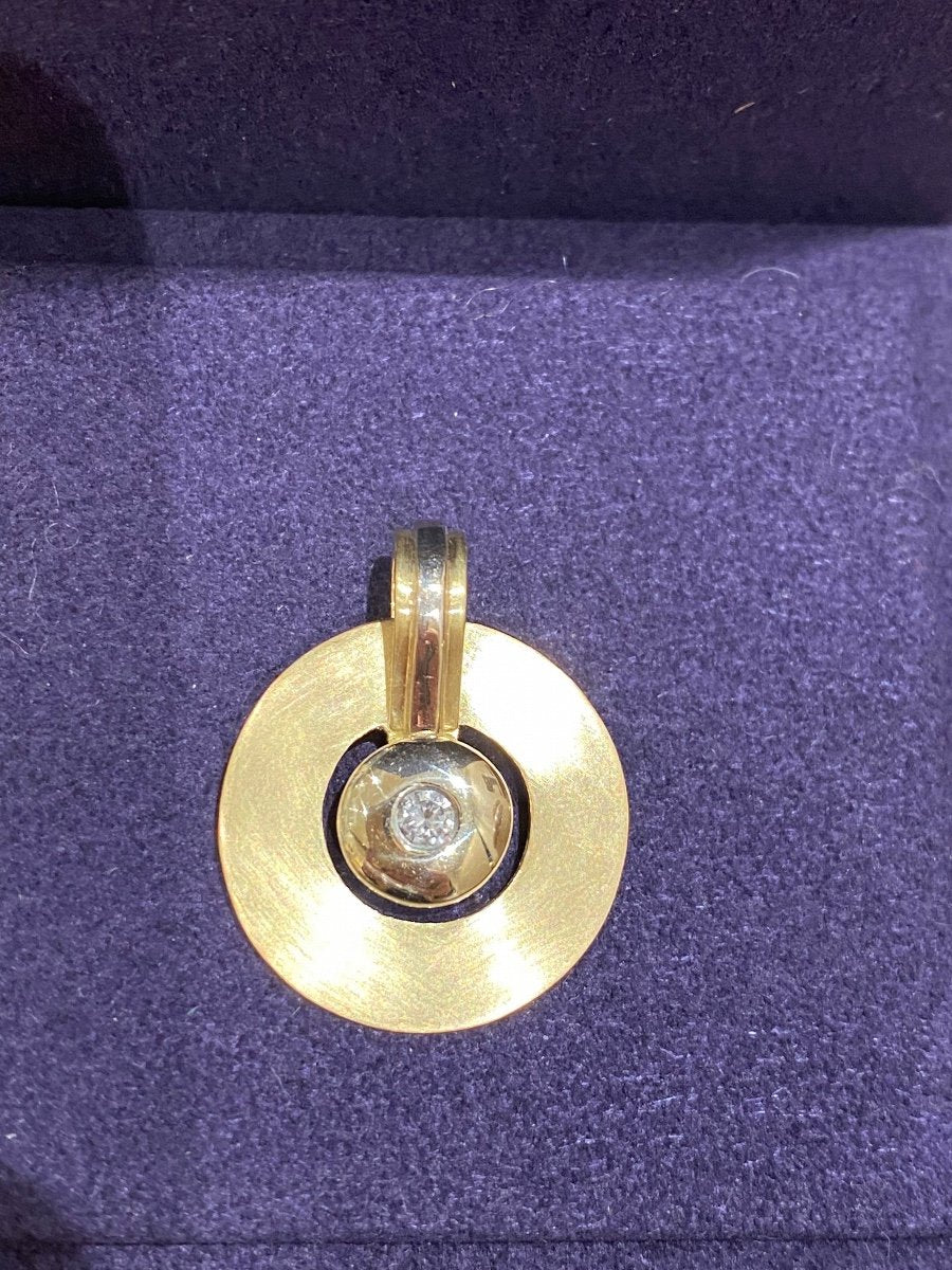 Janine Renard, Pendentif Moderniste disque deux ors et diamants