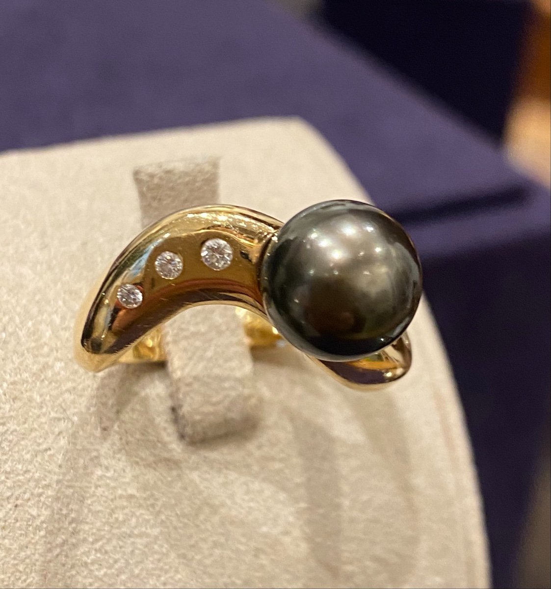 Tahitian Pearl & Diamond Ring