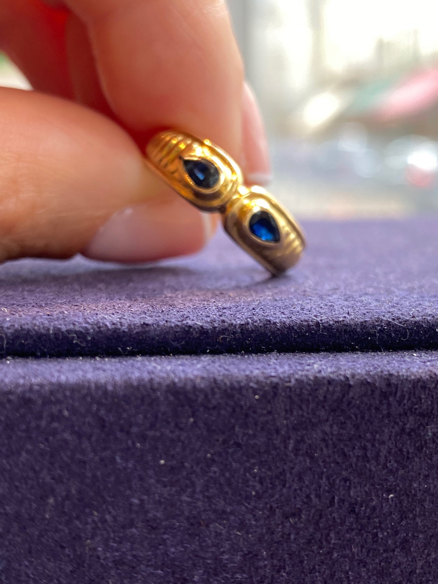 ANTIQUE GOLD & SAPPHIRES RING