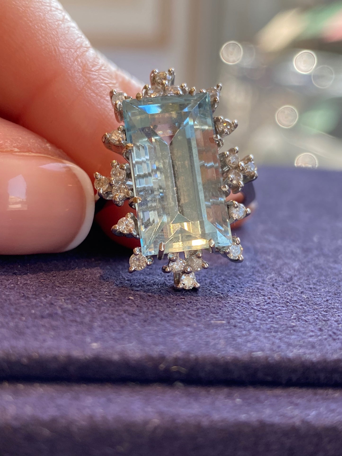 70' AQUAMARINE & DIAMOND COCKTAIL RING