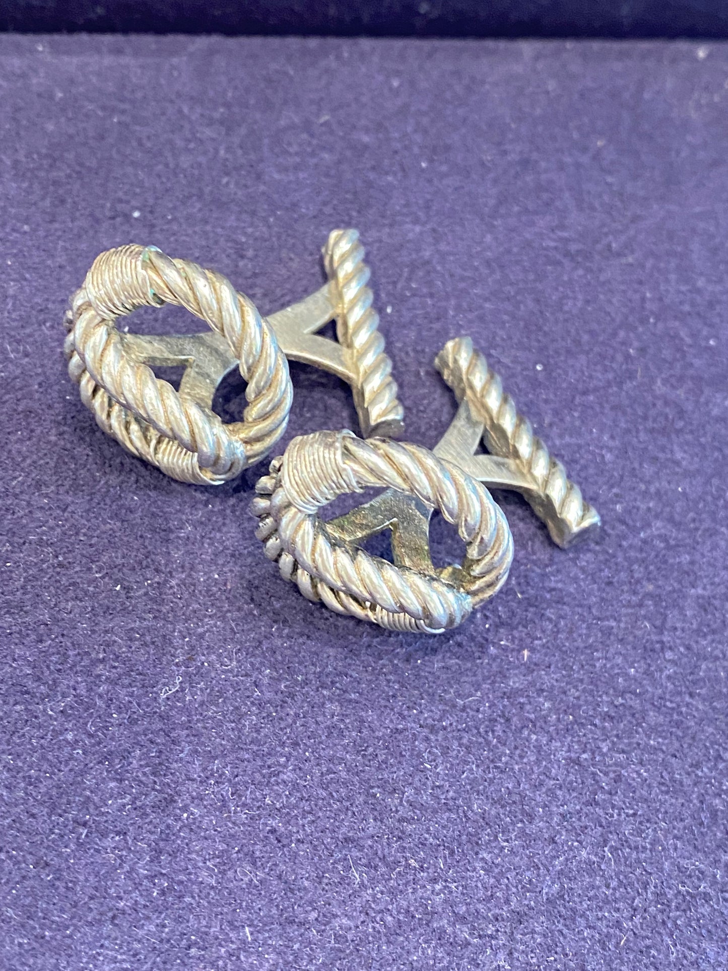 In the style of Gaëtan de Percin, Pair of cufflinks