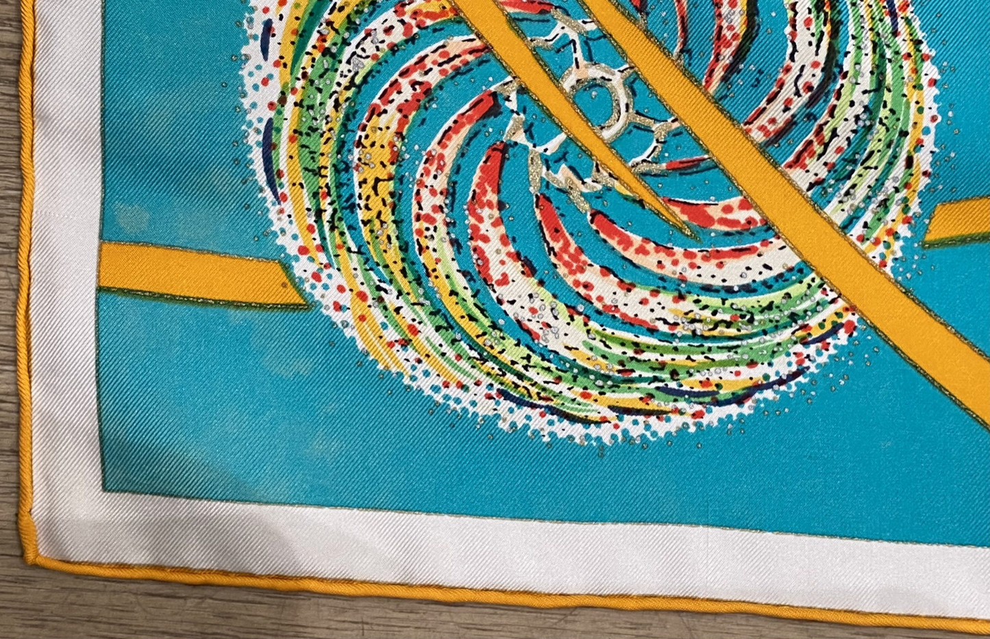 HERMES, CARRE LES FEUX DE L'ESPACE