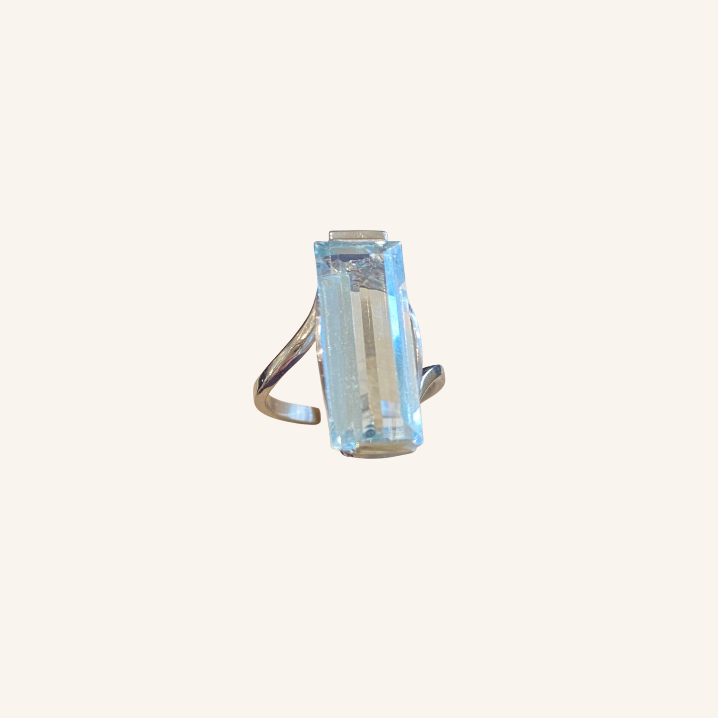 VINTAGE WHITE GOLD & AQUAMARINE RING