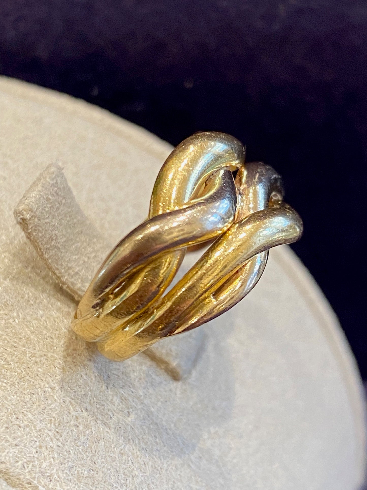 BAGUE EN OR A MOTIF DE TORSADES