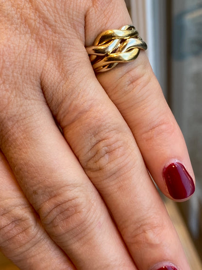 BAGUE EN OR A MOTIF DE TORSADES