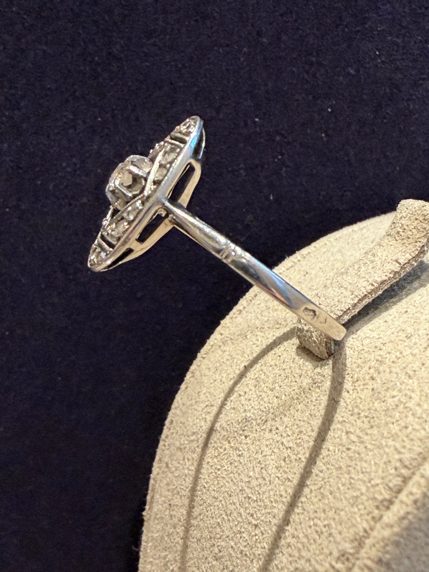 BAGUE NAVETTE ART DECO