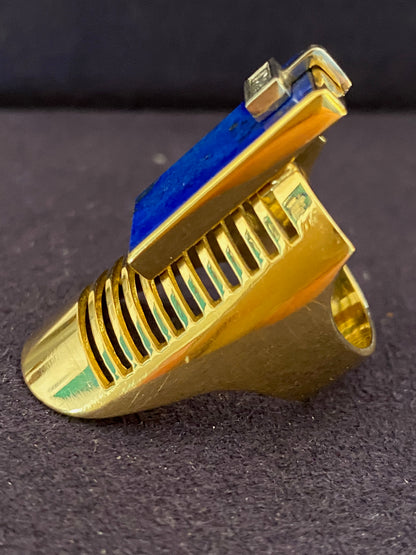 JANINE RENARD (1947),  BAGUE MODERNISTE LAPIS LAZULI DIAMANT