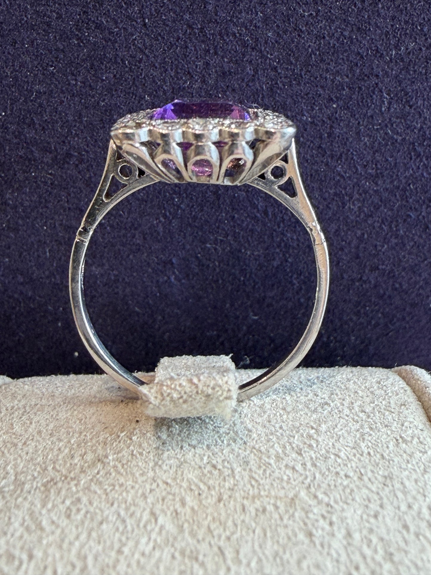 BAGUE ANCIENNE AMETHYSTE & DIAMANTS