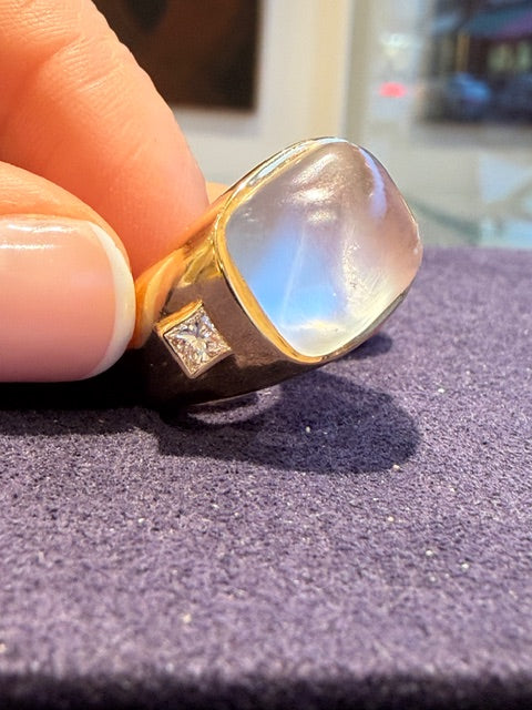 BAGUE DOME PIERRE DE LUNE & DIAMANTS