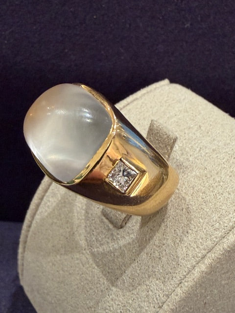 BAGUE DOME PIERRE DE LUNE & DIAMANTS