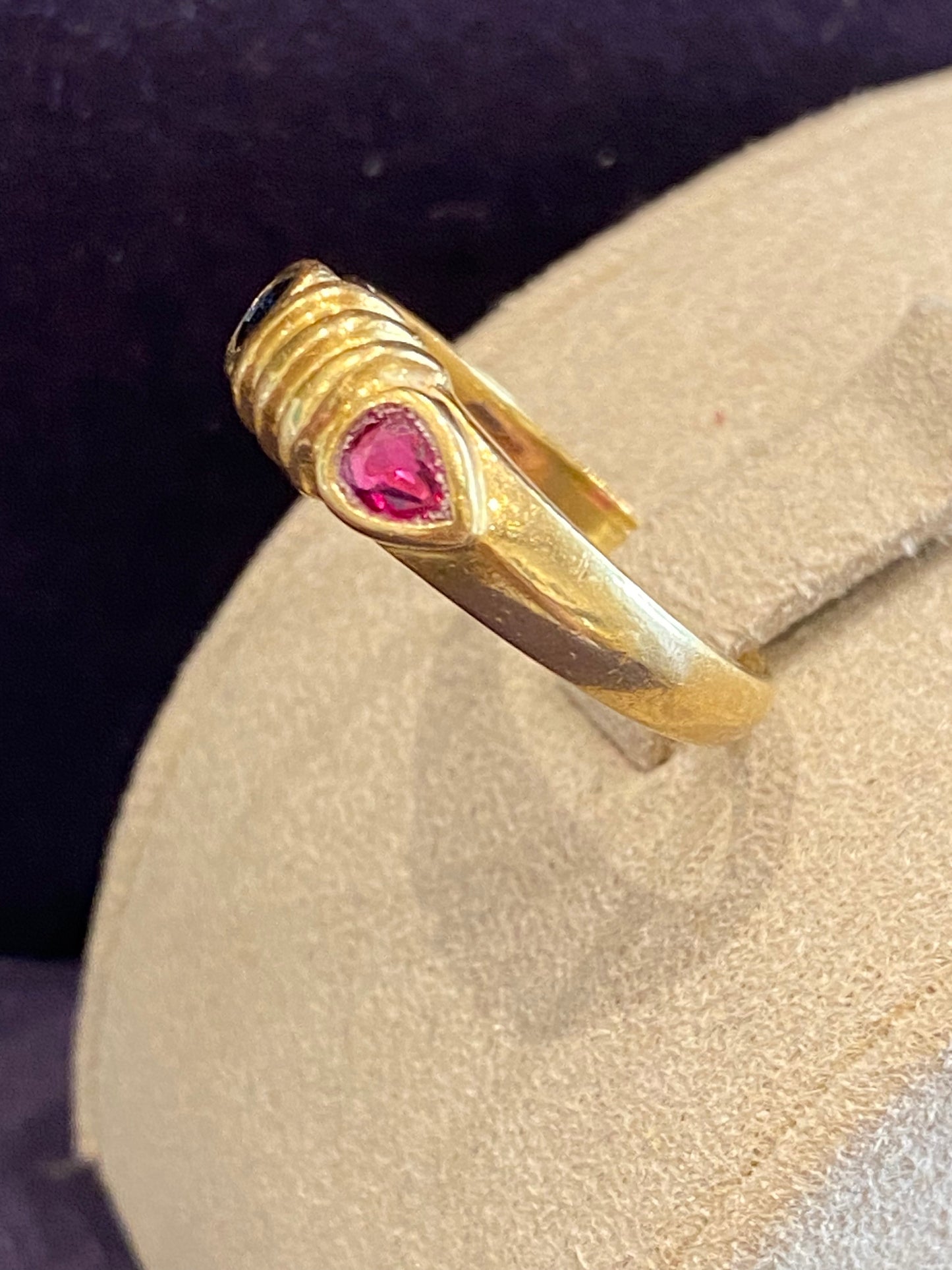 BAGUE JARRETIERE OR, SAPHIR  & RUBIS