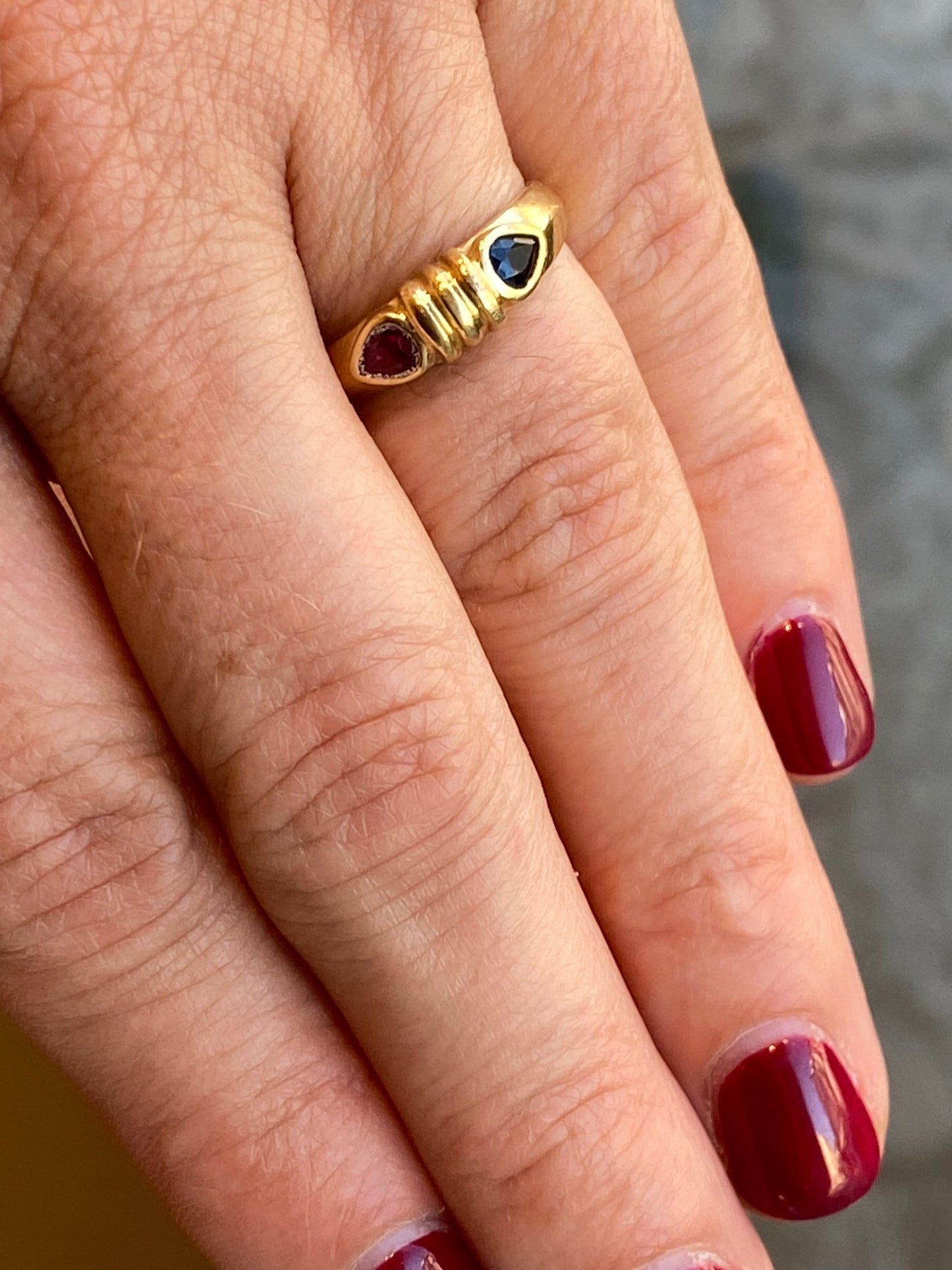 BAGUE JARRETIERE OR, SAPHIR  & RUBIS