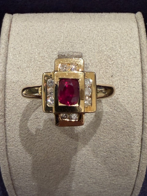 BAGUE MODERNE POMPADOUR STYLISEE RUBIS & DIAMANTS