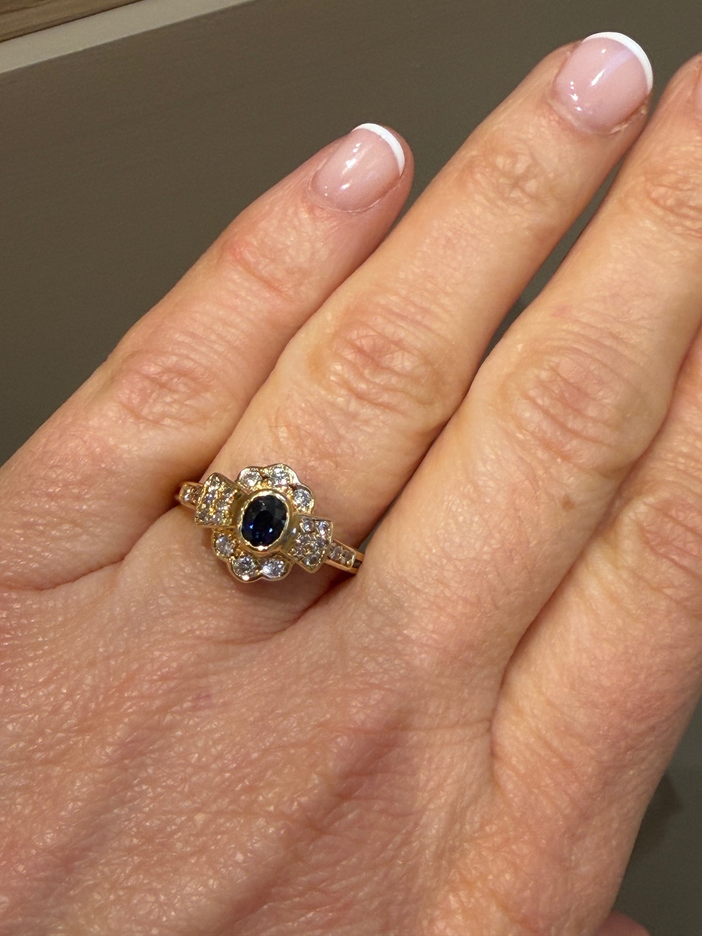 BAGUE MODERNE DIAMANTS & SAPHIR