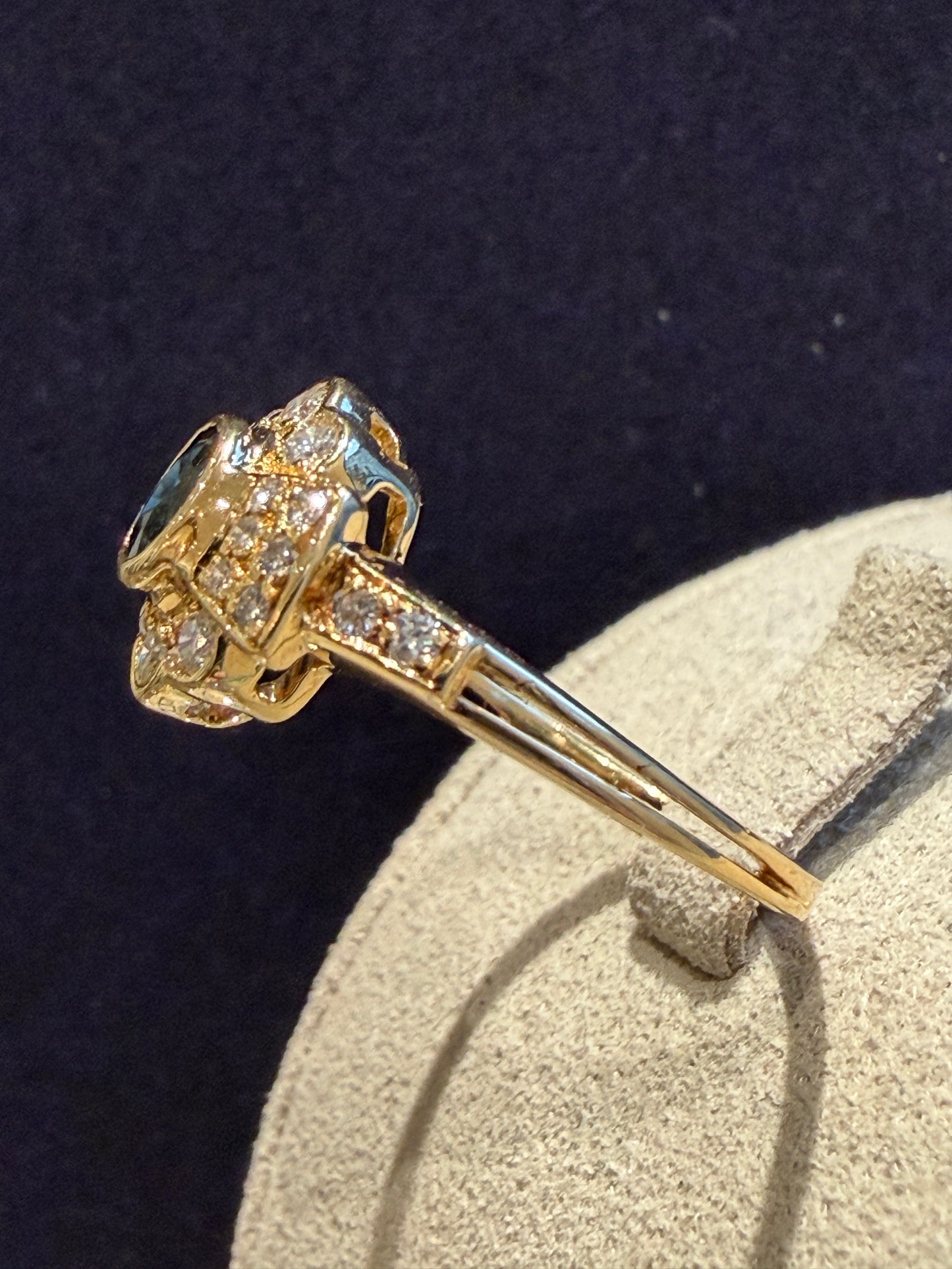 BAGUE MODERNE DIAMANTS & SAPHIR