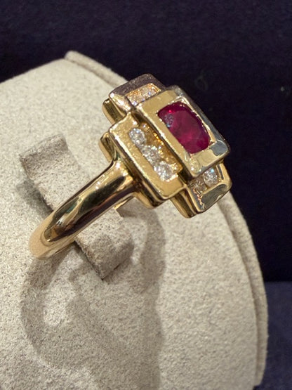 BAGUE MODERNE POMPADOUR STYLISEE RUBIS & DIAMANTS