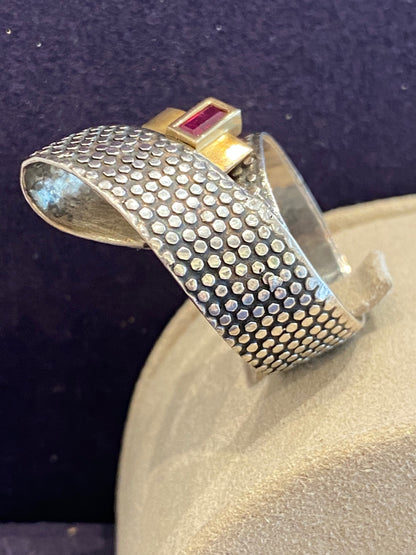 JANINE RENARD (1947), BAGUE MODERNISTE