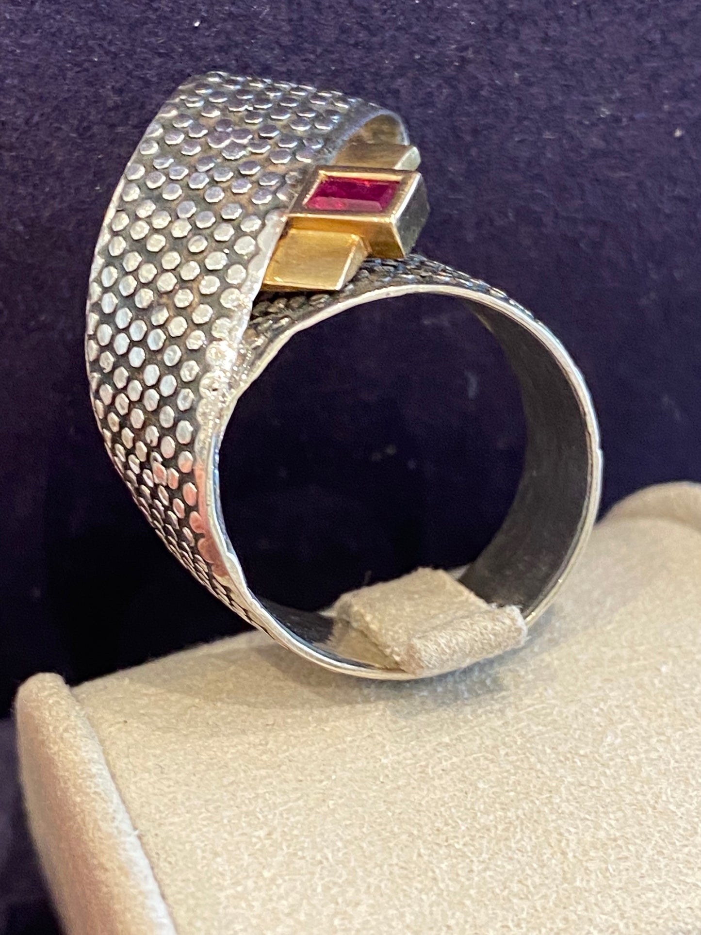 JANINE RENARD (1947), BAGUE MODERNISTE
