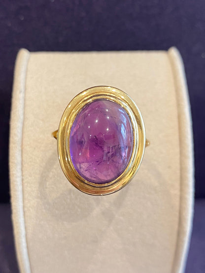 BAGUE ANCIENNE EN OR JAUNE & AMETHYSTE CABOCHON