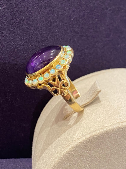 BAGUE ACIENNE AMETHYSTE CABOCHON ET OPALES
