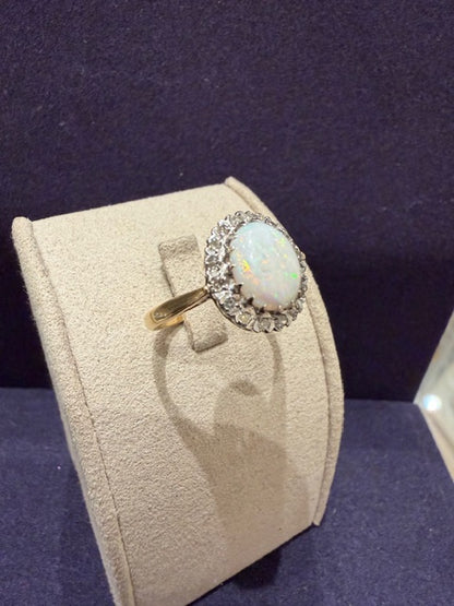 BAGUE ANCIENNE OPALE & DIAMANTS