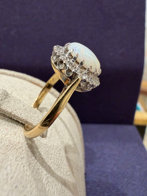 BAGUE ANCIENNE OPALE & DIAMANTS