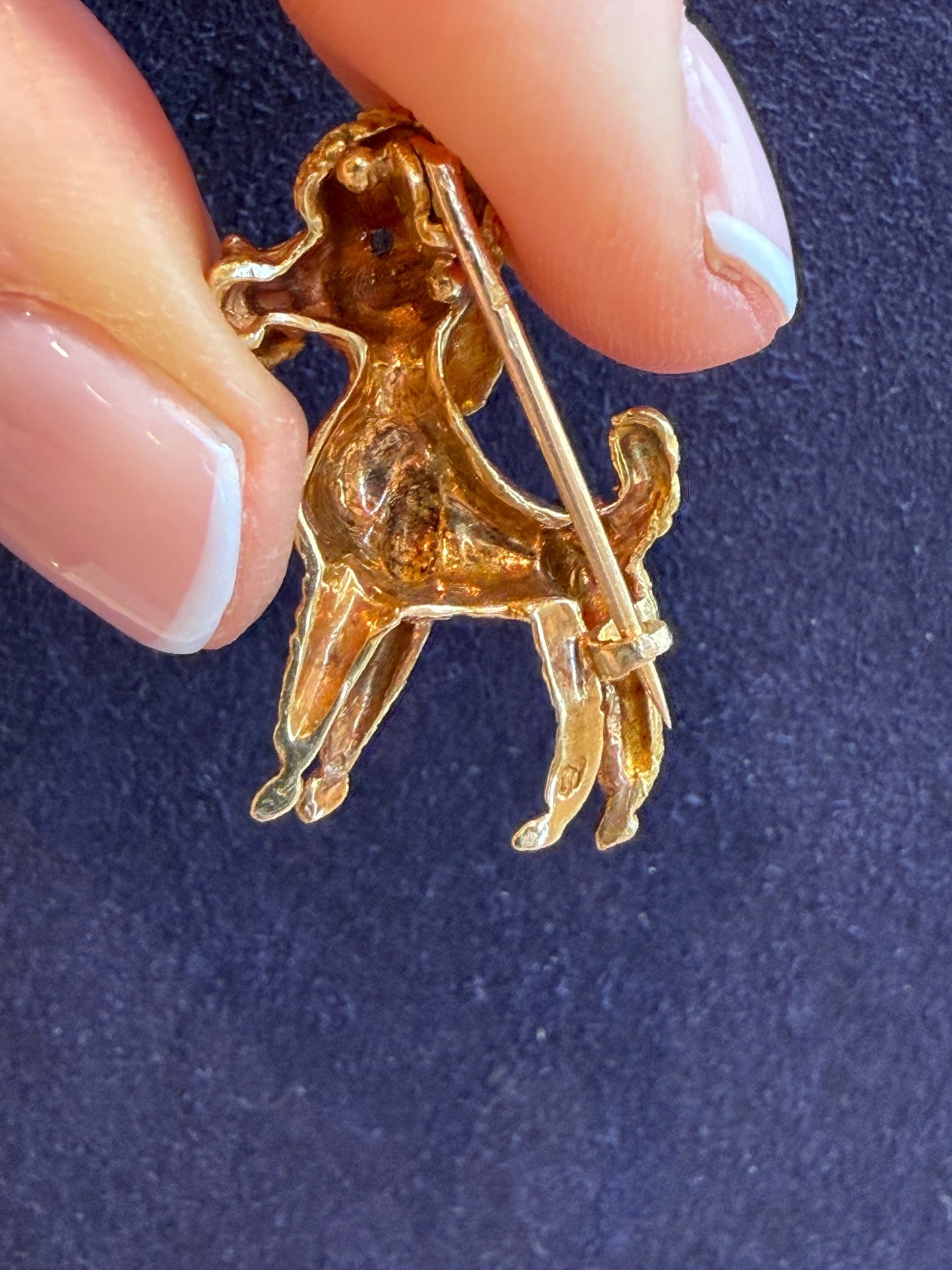 BROCHE CANICHE EN OR