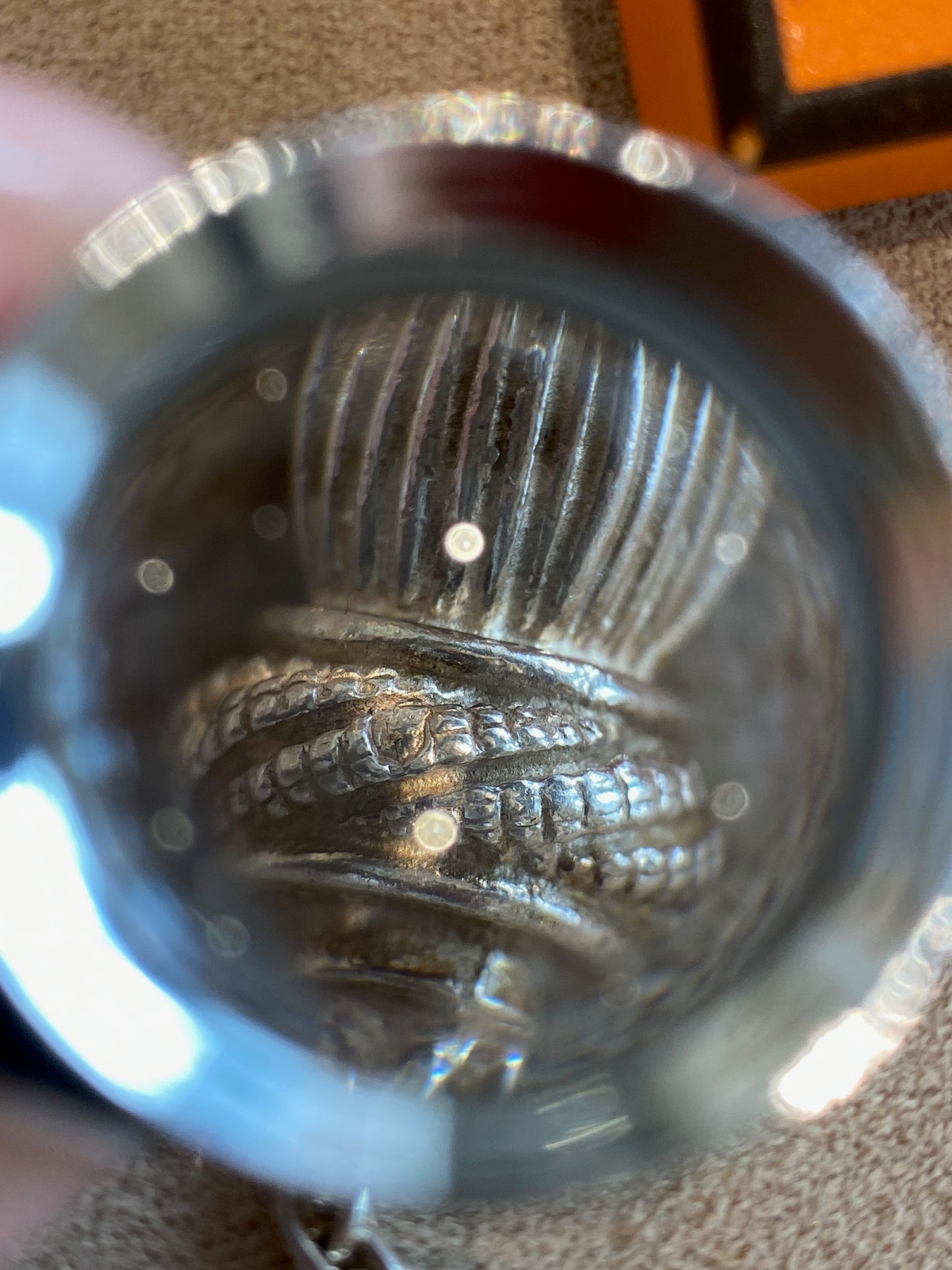 GAETAN DE PERCIN POUR HERMES, PORTE CLEFS EN ARGENT MOTIFS POMPONS